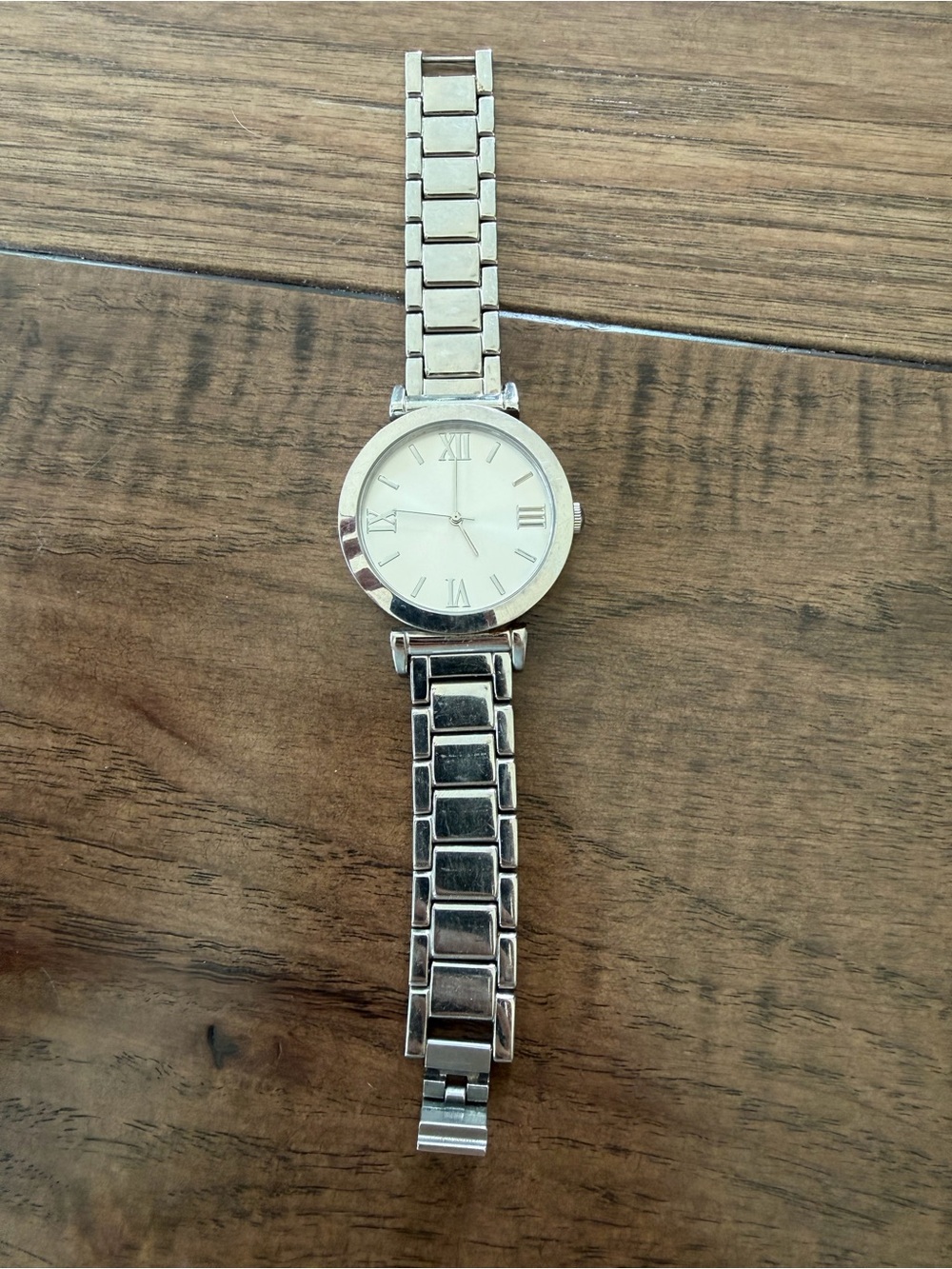 Source Unknown Silver-tone Women's Link Watch with Roman Numerals